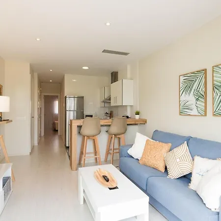 Escape To The Sea And Pool In Apartment